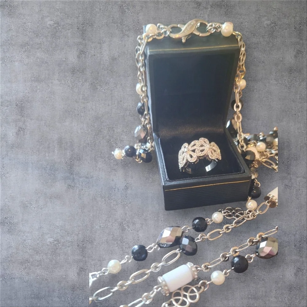 Lia Sophia Silver and Black Rhinestone Necklace And Ring Jewelry Set Size 7/36